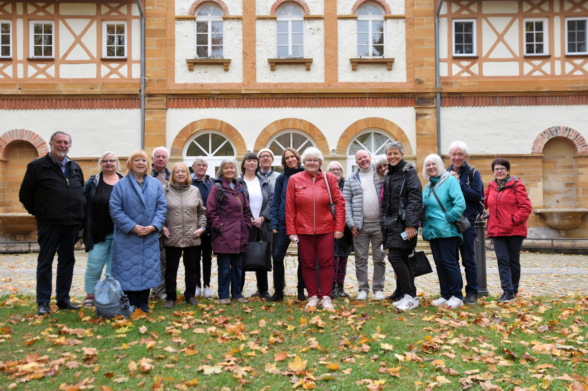Gruppe in der Arbeitersiedlung KUchen