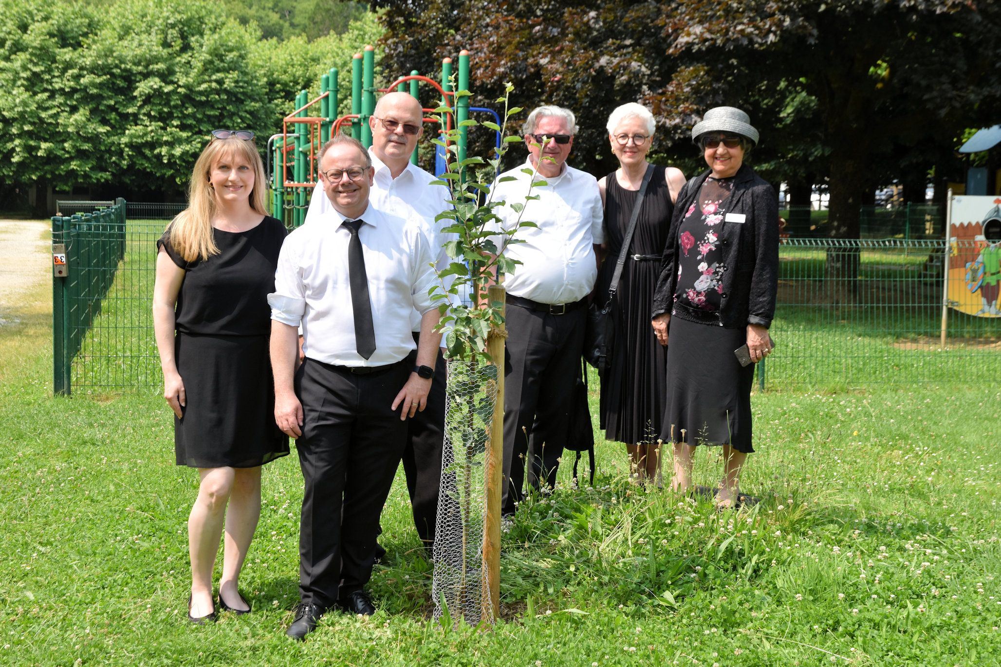 Besuch der 2024 gepflanzten Apfelbäume