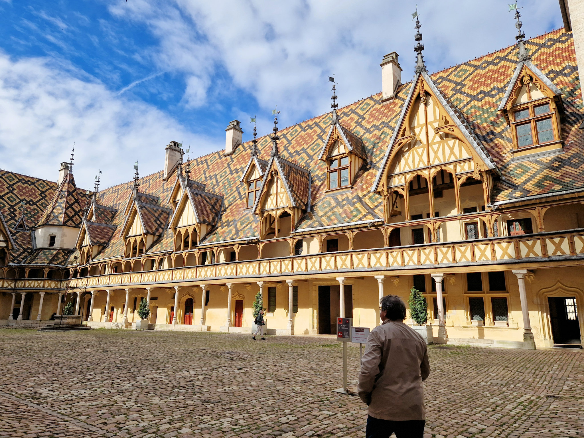 Tulle 240610 12 Beaune 445 MR